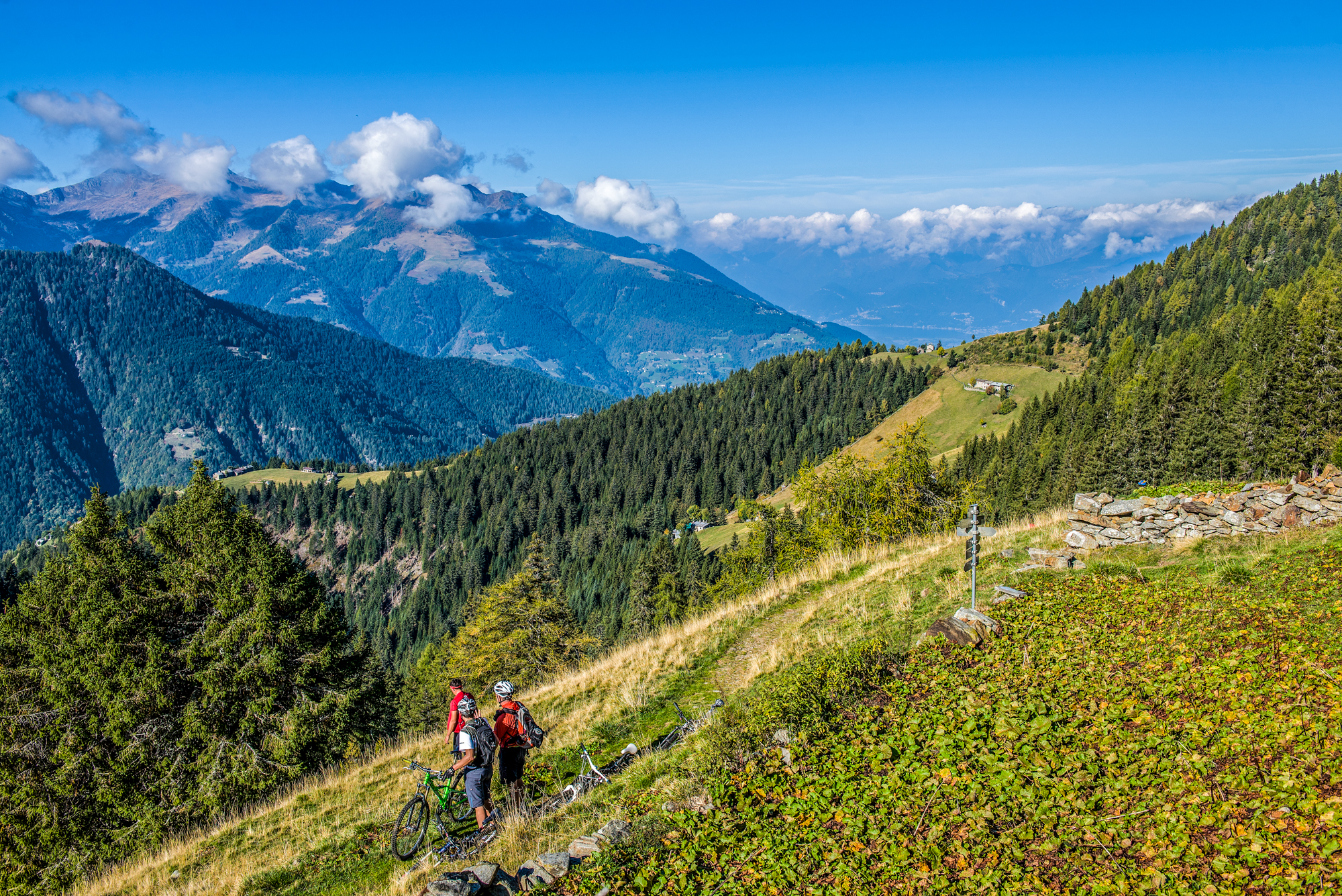 Lombardia in bici: nasce Orobikeando, 795 km di ciclabile sulle Alpi Orobie