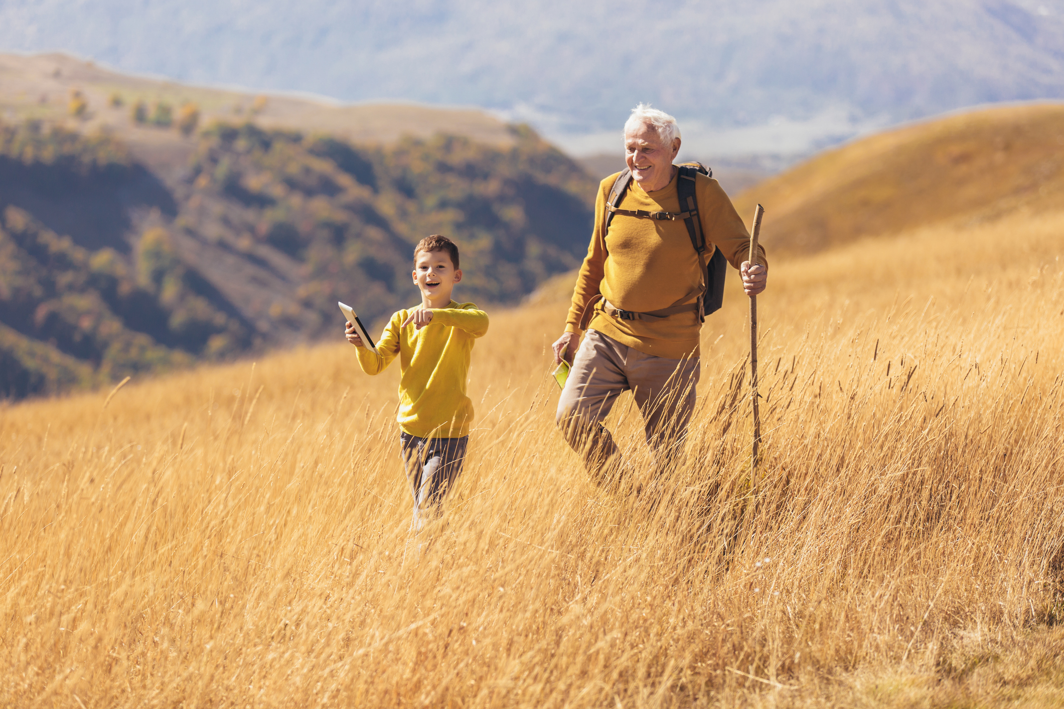 Camminare per migliorare il benessere degli anziani Trekking