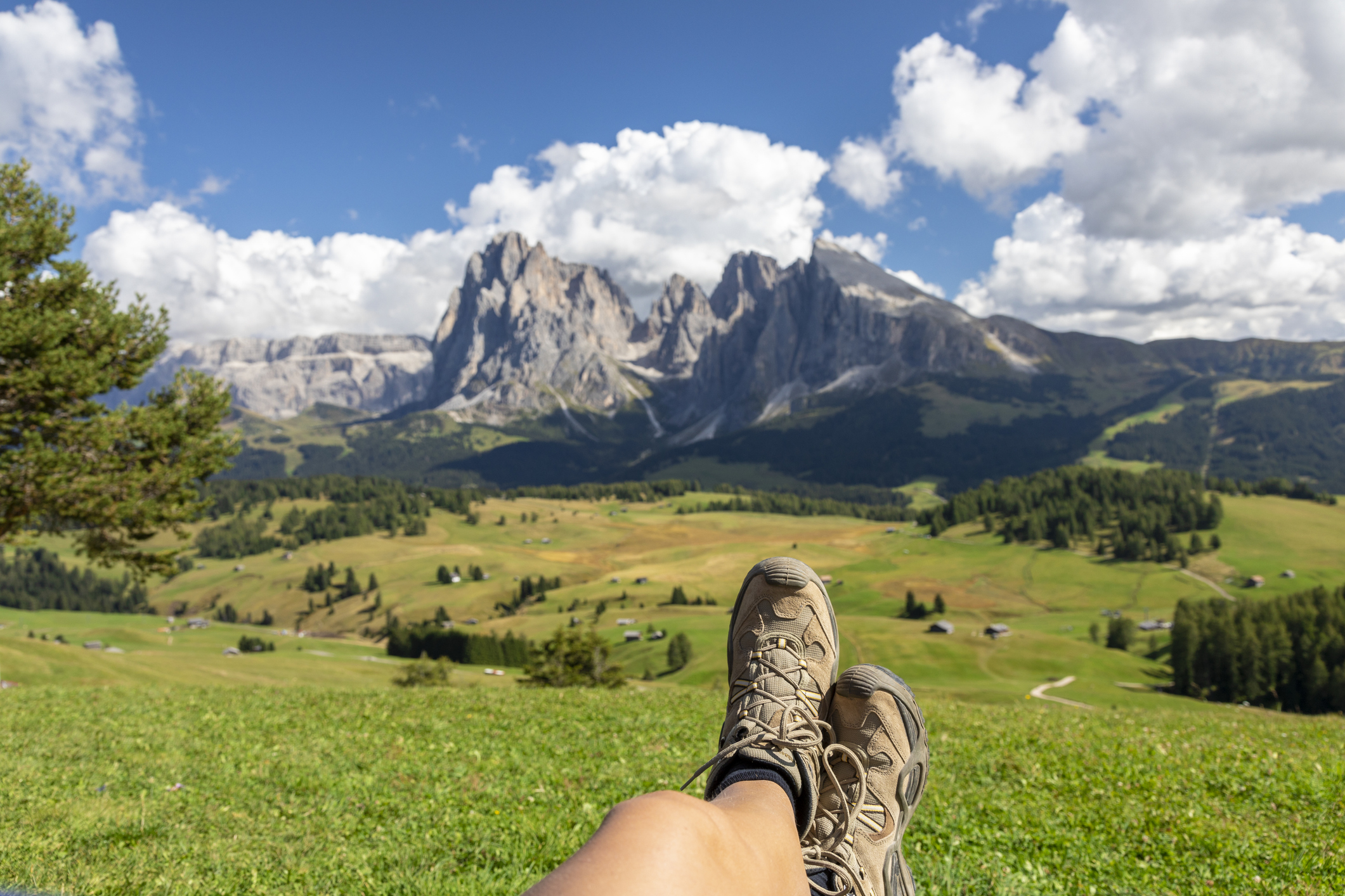 Le 8 migliori scarpe da trekking estivo ed escursionismo leggero