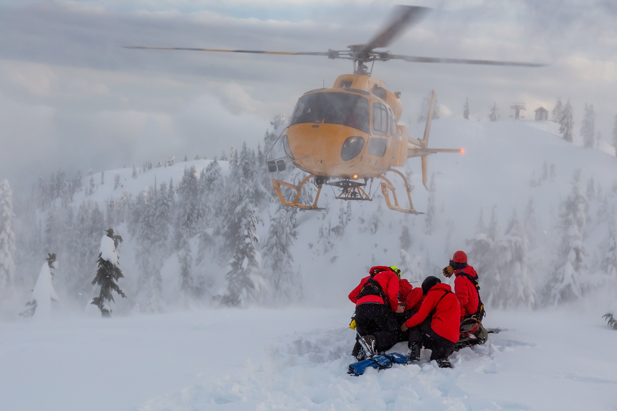 Tragedia a Cervinia: snowboarder muore dopo una caduta in fuoripista ...